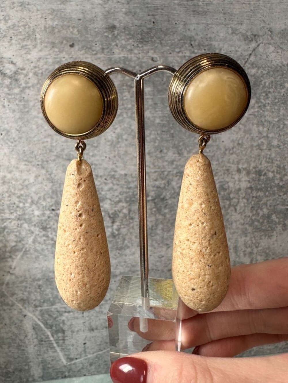 Vintage Textured Monochrome Clip on Stone Dangle Earrings Made in Italy Cream